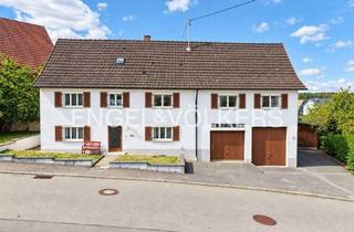 Haus kaufen in 72358 Dormettingen, Großzügiges Wohnhaus mit Garten, zahlreichen Garagen und vielseitigen Nutzungsmöglichkeiten