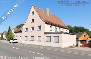 Mehrfamilienhaus kaufen in 90574 Roßtal, Vielseitiges Mehrfamilienhaus mit großem Potenzial in zentraler Lage