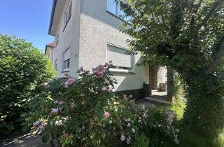 Mehrfamilienhaus kaufen in 34134 Niederzwehren, Gepflegtes Mehrfamilienhaus mit 3 Wohneinheiten, laufender Modernisierung und attraktiver Mieteinnah