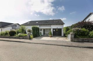 Haus kaufen in 89129 Langenau, -PROVISIONSFREI- Teilvermietetes Dreifamilienhaus in begehrter Aussichtslage