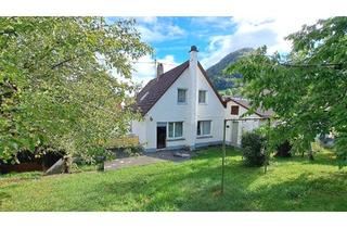 Einfamilienhaus kaufen in 73342 Bad Ditzenbach, Freistehendes Einfamilienhaus mit Garten und Garagen in sonniger Lage!
