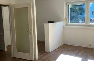 Wohnung mieten in Elisabeth-Wolf-Straße 57, 03042 Cottbus, Bodenständig schön: Lichtdurchflutete 2-Zimmer-Wohnung im Erdgeschoss