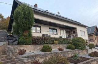Haus kaufen in 66809 Nalbach, Nalbach - Freistehendes 1-2 Familienhaus mit neuer PV-Anlage