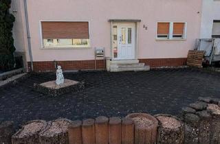 Haus kaufen in 66802 Überherrn, Überherrn - Ein- bis Zweifamilien Haus mit Nebengebäude