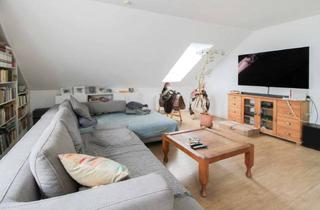 Wohnung kaufen in 71272 Renningen, Offenes Wohnen über zwei Ebenen mit einzigartigem Charme