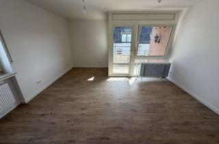 Wohnung kaufen in Arndstr. 31, 33604 Innenstadt, Renovierte 1-Zimmer-Wohnung mit überdachtem Balkon und Tiefgaragenstellplatz