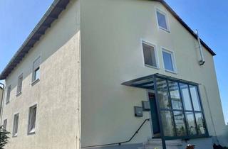 Wohnung kaufen in 93354 Siegenburg, Großzügige 4-Zimmerwohnung mit Garage in Siegenburg