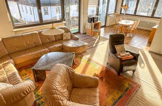 Wohnung kaufen in 84508 Burgkirchen, Großzügige 3-Zimmer-Wohnung mit zwei Balkonen und ein Tiefgaragenstellplatz