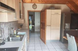 Wohnung mieten in Fliederweg, 97232 Giebelstadt, Tolle Randlage, zwei Balkone und Kachelofen – ideal für ein Paar oder eine Familie mit einem Kind