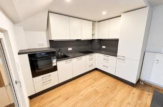 Wohnung mieten in Alfred-Brodauf-Str. 34, 08280 Aue, Hochwertig sanierte 2-Raum-Dachgeschosswohnung mit Premium-Einbauküche und Balkon in Aue