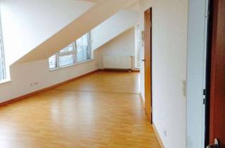 Wohnung mieten in Blombachstraße, 42369 Ronsdorf, Helle 2-Zimmer-Dachgeschosswohnung mit großzügiger Dachterrasse in Wuppertal