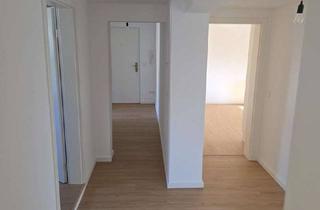 Wohnung mieten in Hindenburgstraße 72, 75334 Straubenhardt, Frisch renoviert: 4-Zimmer-Wohnung mit ca. 93 m² - Küche und Stellplatz inklusive