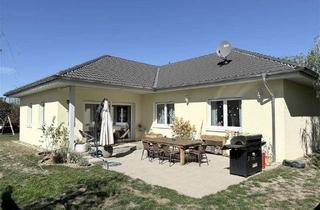 Haus kaufen in 67681 Sembach, Schöner Bungalow mit Garten, Wärmepumpe in zweiter Reihe