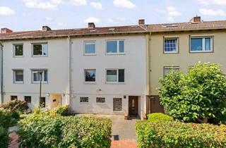 Haus kaufen in 28259 Kirchhuchting, Bremen - Huchting | Großzügiges Reihenmittelhaus mit zwei Balkonen und ausgebautem Dachgeschoss