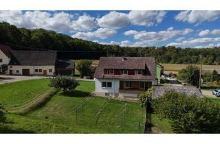 Haus kaufen in 74592 Kirchberg, Idyllisches Wohnen mit Weitblick: Zweifamilienhaus auf parkähnlichem Traumgrundstück