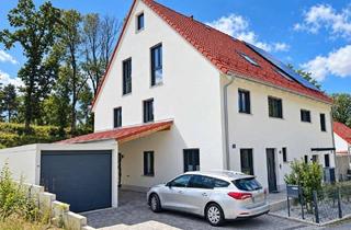 Haus kaufen in 84076 Pfeffenhausen, MODERN. GROßZÜGIG. NEUWERTIG. Einziehen & wohlfühlen! Niedrigenergie-DHH mit vielen Extras