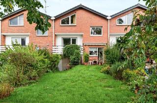 Haus kaufen in 46446 Emmerich, Emmerich: Wohnen auf mehreren Ebenen mit Garten, Garage und drei Balkonen