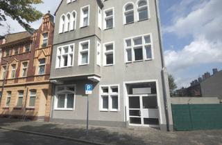 Wohnung kaufen in Deutzer Straße 120, 40229 Eller, Gartenwohnung mit Hausgefühl: über 200 m² Garten, große Terrasse & 126 m² Wohnfläche