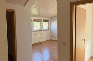 Wohnung mieten in Altenhaustraße, 71111 Waldenbuch, Wohnraum mit Potenzial: 2,5-Zimmer-Wohnung in Waldenbuch