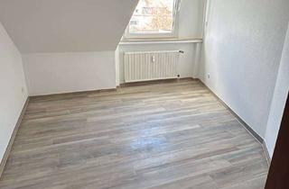 Wohnung mieten in Feldhofstr., 46149 Alsfeld, Ruhige 2-Zimmer-Dachgeschosswohnung in Oberhausen mit neuer Küche und toller Aussicht
