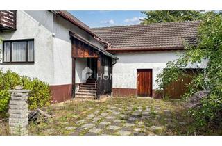 Haus kaufen in 94365 Parkstetten, Chance für Investoren und Bauherren: Anwesen mit vielseitigen Optionen von Abriss bis Neugestaltung