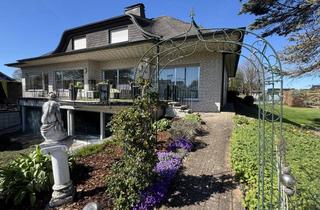 Einfamilienhaus kaufen in 59597 Erwitte, Großzügiges Haus mit Pool in Erwitte
