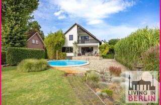 Einfamilienhaus kaufen in 12623 Berlin, Wohnen mit Wohlfühlfaktor – Großzügiges Einfamilienhaus mit Pool, Sauna und traumhaftem Garten!