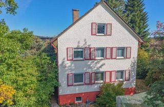 Haus kaufen in 78739 Hardt, Mehrgenerationenhaus mit 4 Garagen, schönem und ebenen Gartengrundstück in der Gemeinde Hardt