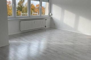 Wohnung kaufen in 38642 Goslar, Goslar - Sanierte 4-Zimmer-Wohnung mit Balkon zu Verkaufen