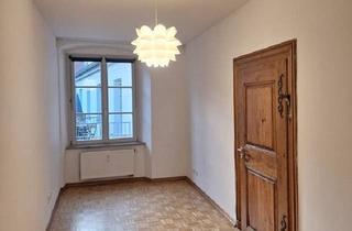 WG-Zimmer mieten in Augustinerplatz 1B, 93047 Regensburg, Regensburg - Helles WG Zimmer in saniertem Altbau mit Balkon im Herzen der Altstadt