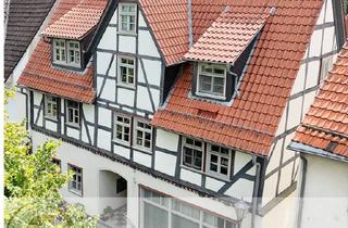 Wohnung kaufen in 34289 Zierenberg, Zierenberg - Modernes Wohnen im historischen Ambiente - teilbar, Balkon, Innenhof, ökologisch saniert mitten im S