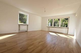 Wohnung kaufen in Parkstraße, 82343 Pöcking, WOHNEN IM GRÜNEN – SANIERTE 4-ZIMMER-WOHNUNG MIT BALKON & GARTEN IN PÖCKING