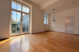 Wohnung kaufen in 42653 Wald, Wohnen mit Charakter: 4-Zimmer-Eigentumswohnung mit Balkon, Garage und Grünblick