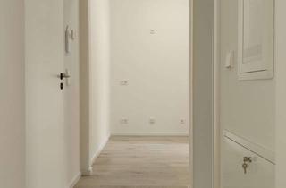 Wohnung kaufen in 13347 Wedding, 2 Zimmer mit Weitblick: sanierte Dachgeschosswohnung in Wedding