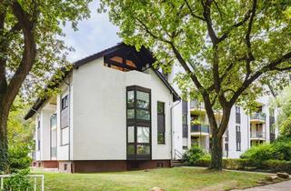 Wohnung kaufen in 53177 Bad Godesberg, Geräumig helle Dachgeschosswohnung mit zwei Freisitzenauf der Cäcilienhöhe, wartet auf neue Bewohn