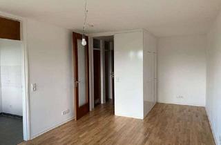 Wohnung mieten in Bessemerstr. 51, 90411 Schafhof, Gemütliche 1-Zimmer-Wohnung mit Loggia und in U-Bahn Nähe!