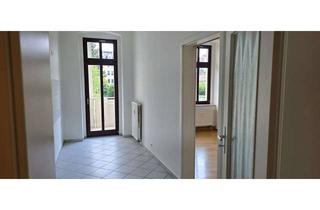 Wohnung mieten in Rauschwalderstraße, 02826 Innenstadt, Familienfreundliche 4-Zimmer-Wohnung mit Lift, Südbalkon und 2 Bädern
