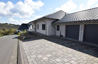 Haus kaufen in Auf Der Schanz 37, 53940 Hellenthal, Freistehender Bungalow mit atemberaubender Fernsicht!