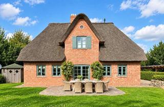 Haus kaufen in 25938 Oevenum, Exklusives Ferienhaus unter Reet mit Kachelofen und Sauna - in attraktiver Marschrandlage
