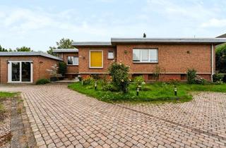 Einfamilienhaus kaufen in 46446 Emmerich, Emmerich-Speelberg: Freistehendes Einfamilienhaus mit großzügigem Grundstück
