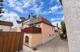 Einfamilienhaus kaufen in Postgasse, 93155 Hemau, Großzügiges Einfamilienhaus mit vermieteter Einliegerwohnung, Balkon & großer Dachterrasse in Hemau