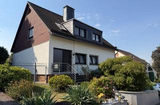 Einfamilienhaus kaufen in 56077 Koblenz, Einfamilienhaus mit Einliegerwohnung, zwei Garagen auf großem Grundstück, Koblenz-Arenberg.