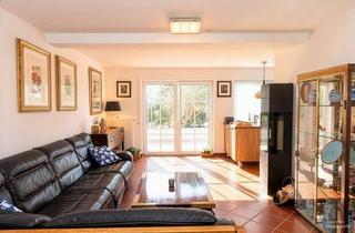 Wohnung kaufen in 84130 Dingolfing, Effizienz trifft Idylle: 5-Zi.-Energiespar-Maisonettewohnung (EG + UG) mit N/S-Terrassen und Garten