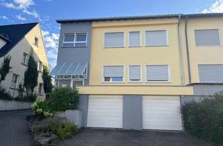 Wohnung mieten in Raiffeisenstr. 110, 56072 Metternich, 3 ZKB Wohnung in Ko-Metternich, überdachte Terrasse u. kl. Garten zur alleinigen Nutzung