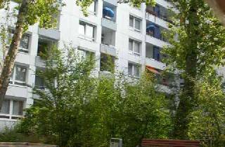 Wohnung mieten in Kurt-Tucholsky-Straße 14, 40595 Garath, 1-Zimmer-Wohnung in Düsseldorf Garath mit Balkon