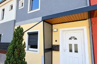 Haus kaufen in Ostpreußische Straße, 94315 Straubing, SOLIDES RMH /IDEAL FÜR HANDWERKER/TEILRENOVIERT/100 m2 WFL/4 Zi/DG TEILAUSGEBAUT/SONNIGER GARTEN