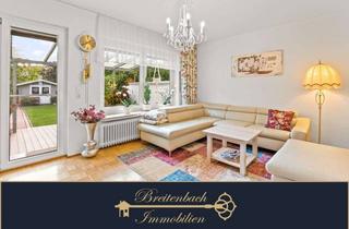 Reihenhaus kaufen in 26919 Brake, Viel Platz auf mehreren Ebenen: Reihenhaus mit Balkon und Garten