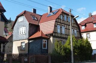 Haus kaufen in 98587 Steinbach-Hallenberg, Steinbach-Hallenberg - Fachwerkhaus mit 3 Wohnungen, großer Gewerbeeinheit und Garten im