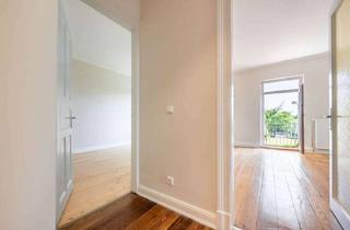 Wohnung kaufen in 20253 Hoheluft-West, Erstbezug nach Sanierung: 2-Zimmer-Altbauwohnung in Eimsbüttel zu erwerben!