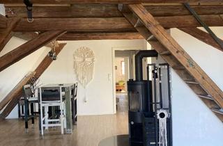 Wohnung mieten in 71282 Hemmingen, Wohnen mit Wow-Effekt: Maisonette mit Fachwerk, Galerie, Kamin & Balkon